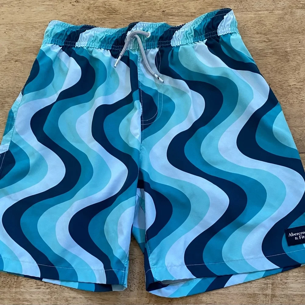 Abercrombie‎ Kids Boys’ Sz 13/14 Blue Wave Graphic Swim Trunks